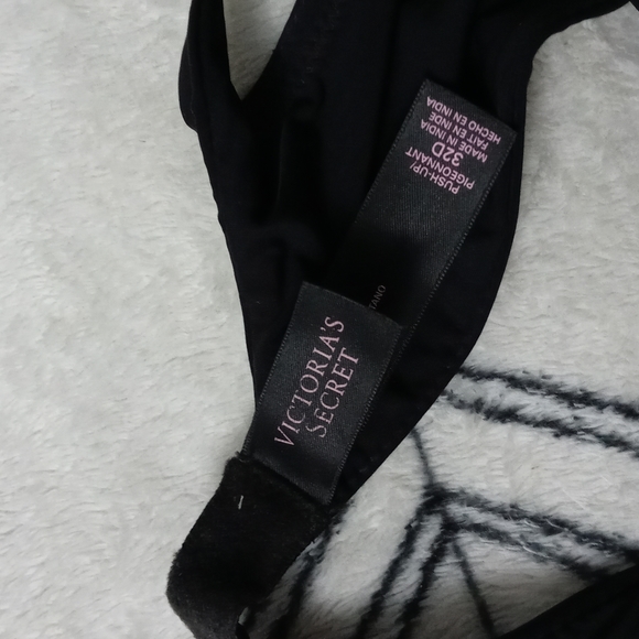 Victorias Secret Black Push-Up Bra 32D - Picture 4 of 4